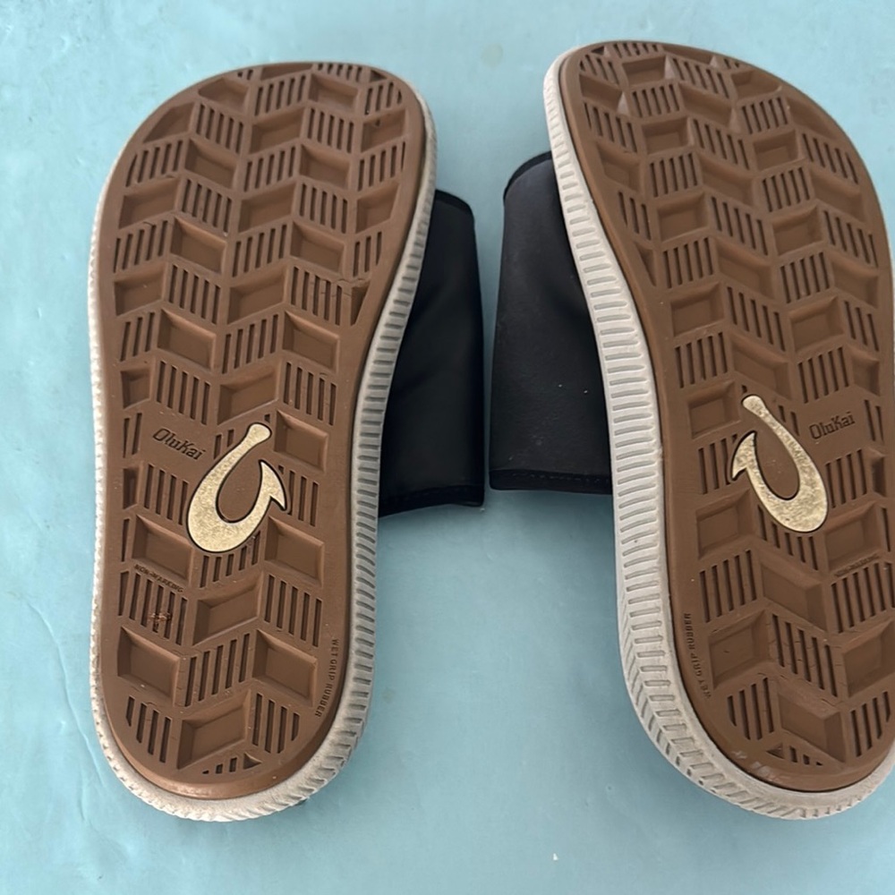 OluKai Black Slide Sandals - Picture 5 of 6